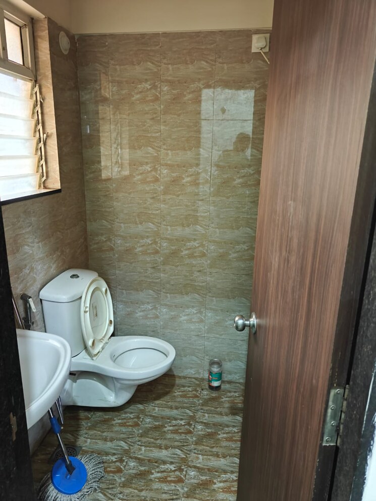 Bathroom, the-chatterjee-the-crown-greens 2 Bedroom 857 Sq.Ft. Apartment In Hinjewadi Pune 9484552