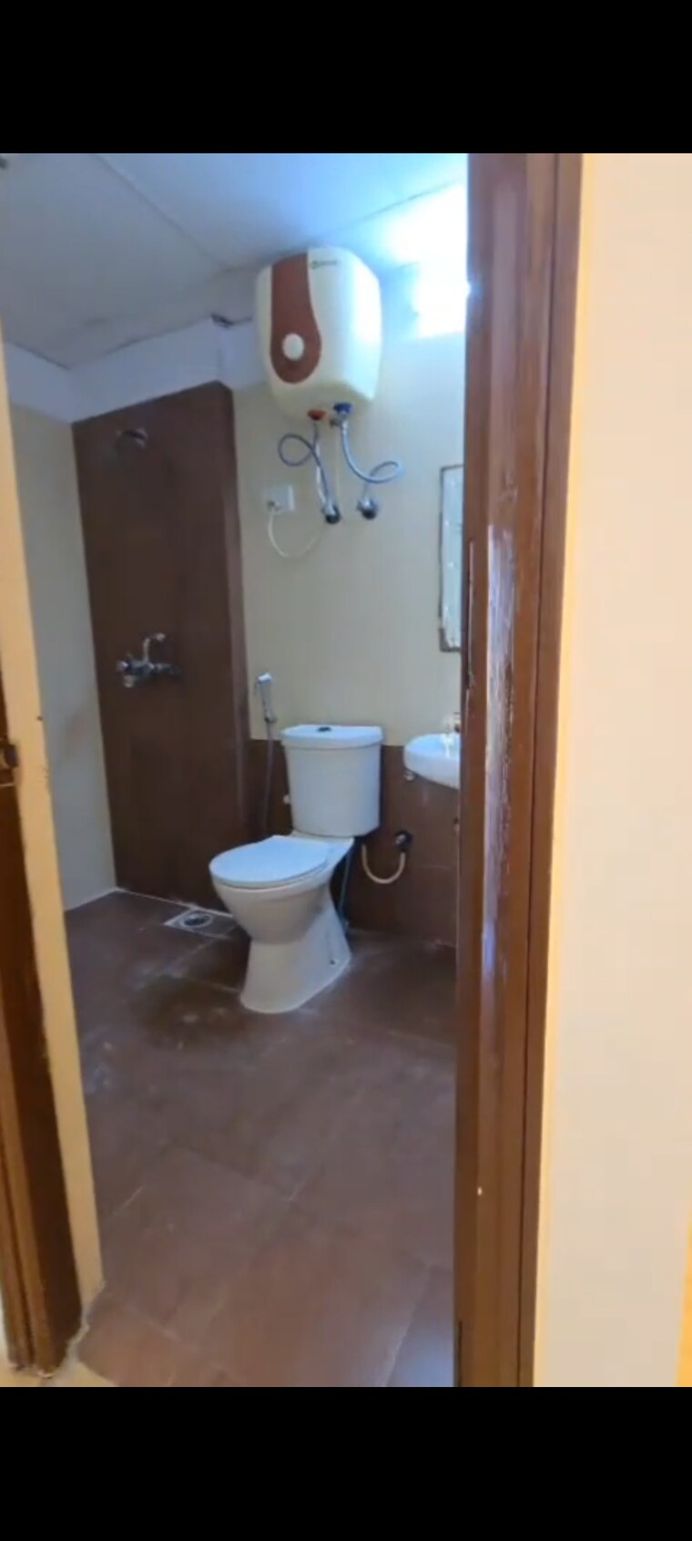 Bathroom, mahagun-moderne 3 Bedroom 2450 Sq.Ft. Apartment In Sector 78 Noida 9484567