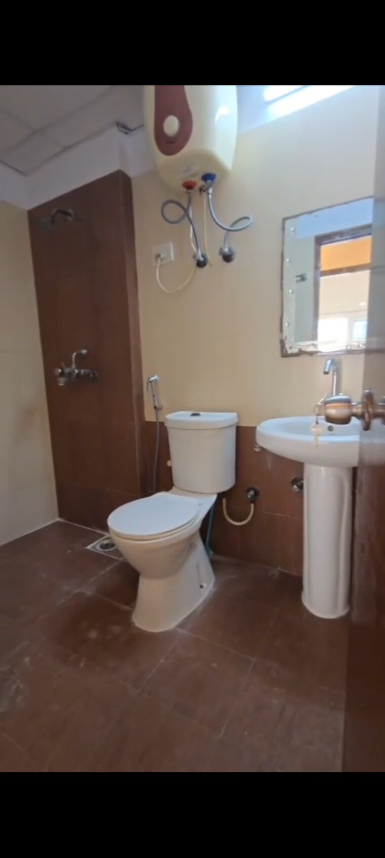 Bathroom, mahagun-moderne 3 Bedroom 2450 Sq.Ft. Apartment In Sector 78 Noida 9484567