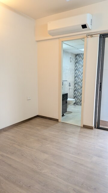 Room in 3 BHK Builder Floor at Birla Navya, Sector 63a – for Rent