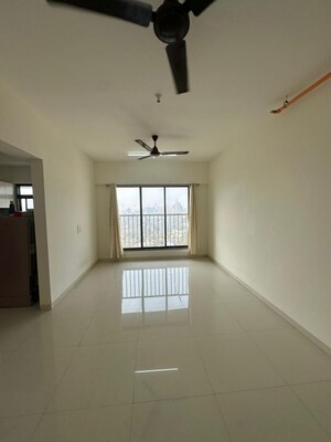 Room in 2 BHK Apartment at Veena Smart Homes, Kandivali West – for Rent
