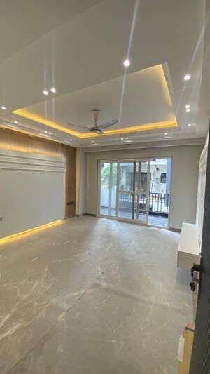 Room in 4 BHK Builder Floor at Sarvodaya Enclave – for Sale