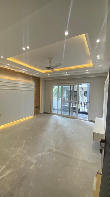 Room in 4 BHK Builder Floor at Sarvodaya Enclave – for Sale