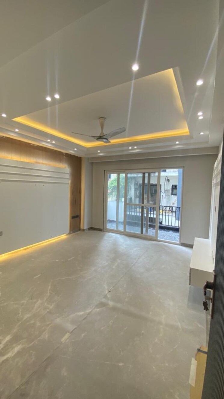 Room, sarvodaya enclave 4 Bedroom 3500 Sq.Ft. Builder Floor In Sarvodaya Enclave Delhi 9484587