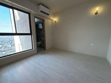 Room in 3 BHK Apartment at M3M Heights, Sector 65 – for Rent