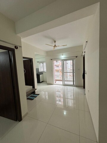 Room in 2 BHK Apartment at DSR Highland Greenz, Doddakannelli – for Rent