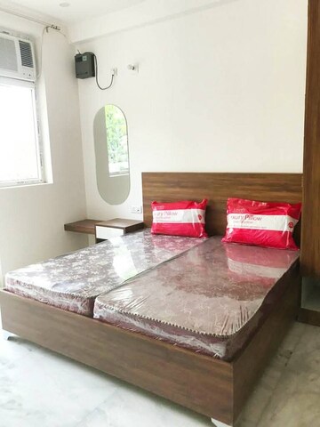 Bedroom in 3 BHK Builder Floor at Sector 4 – for Rent
