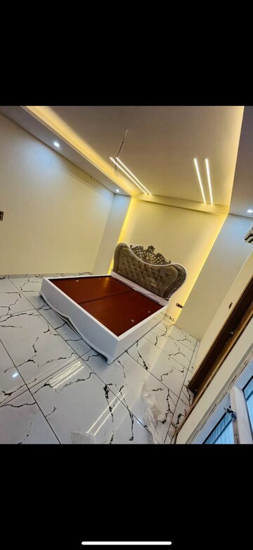 Master Bedroom in 3 BHK Builder Floor at Dehrakhas – for Rent