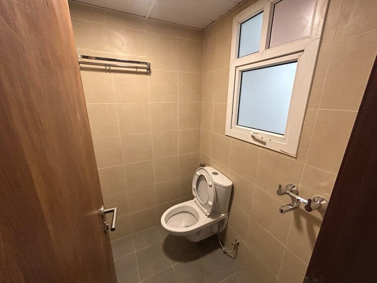 Bathroom, prestige-beverly-hills 4 Bedroom 2708 Sq.Ft. Apartment In Kokapet Hyderabad 9484653