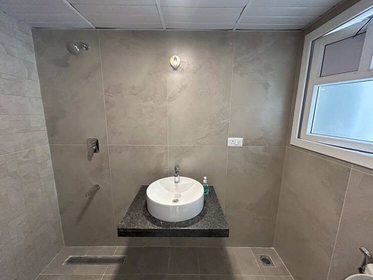 Bathroom, prestige-beverly-hills 4 Bedroom 2708 Sq.Ft. Apartment In Kokapet Hyderabad 9484653