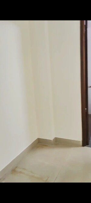 Room in 2 BHK Independent House at RWA Apartments Sector 26, Sector 26 – for Rent