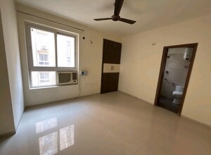 Room in 4 BHK Apartment at Tulip Violet, Sector 69 – for Rent