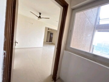 Room in 4 BHK Apartment at Tulip Violet, Sector 69 – for Rent