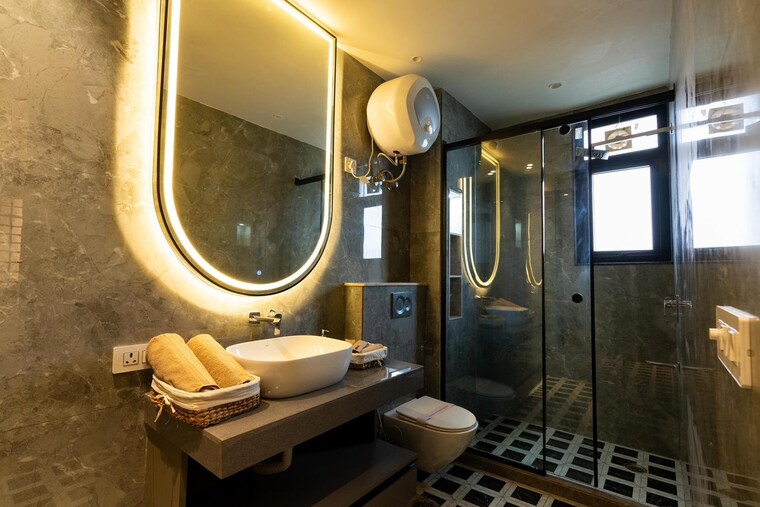 Living Room, dlf-city-phase-iv 4 Bedroom 2500 Sq.Ft. Builder Floor In Dlf Phase iv Gurgaon 9484707