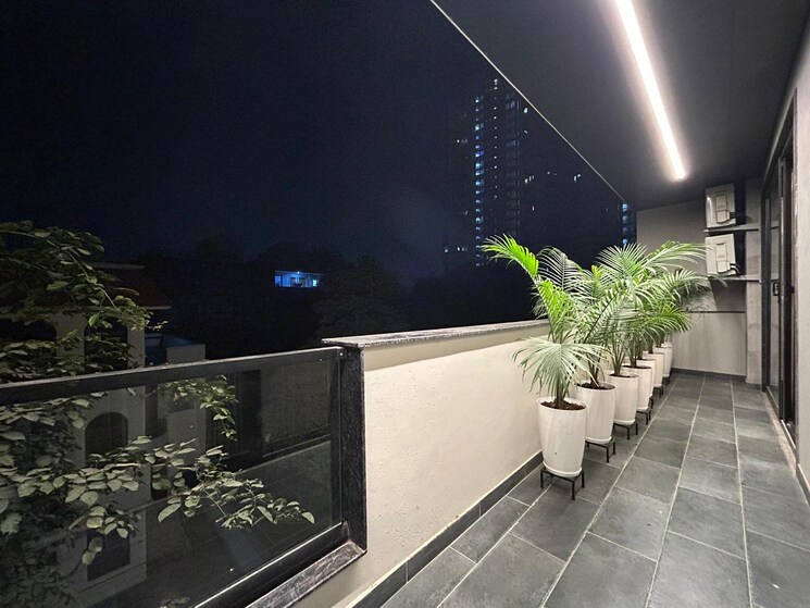 Balcony, dlf-city-phase-iv 4 Bedroom 2500 Sq.Ft. Builder Floor In Dlf Phase iv Gurgaon 9484707