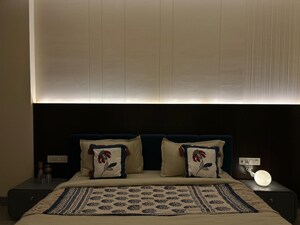 Bedroom in 4 BHK Builder Floor at DLF City Phase IV, Dlf Phase iv – for Rent