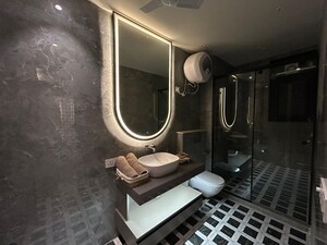 Gym in 4 BHK Builder Floor at DLF City Phase IV, Dlf Phase iv – for Rent