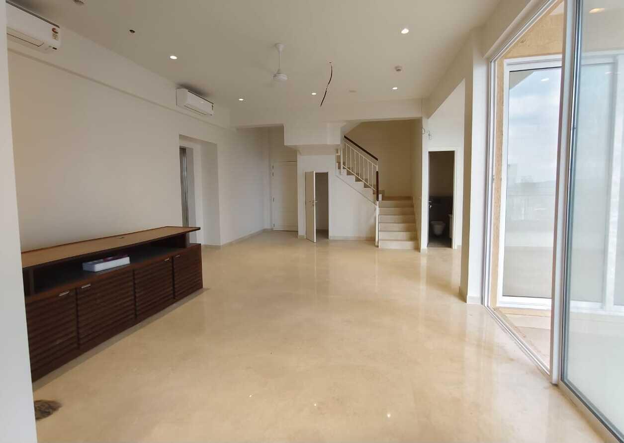 3 BHK + Servant Room Apartment For Rent in Indiabulls Sky Forest