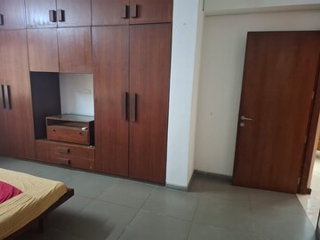 Bedroom in 4 BHK Apartment at Sindhu Bhavan Road – for Rent