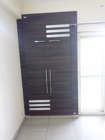 2 BHK Apartment For Rent in Panchsheel Greens II, Sector 16 Greater Noida