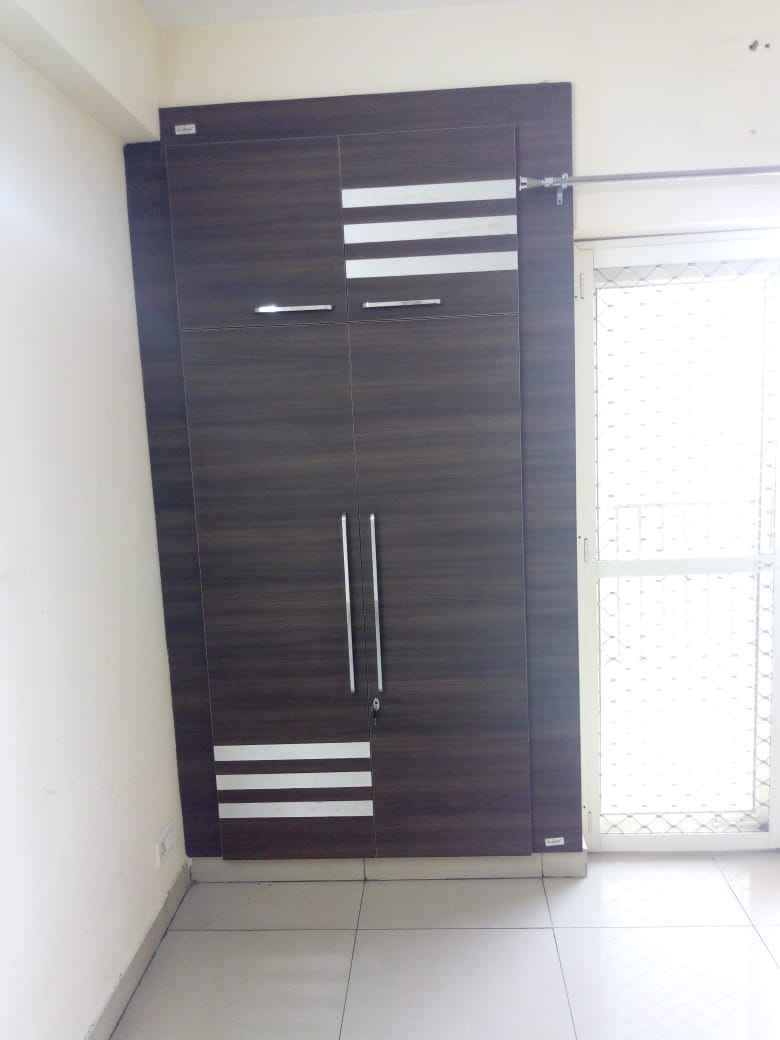 2 BHK + Extra Room Apartment For Rent in Panchsheel Greens II
