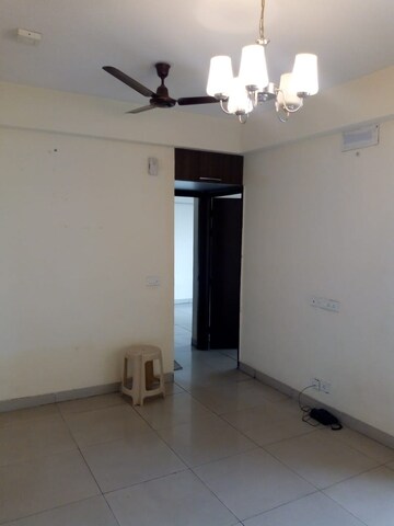 Room in 2 BHK Apartment at Panchsheel Greens II, Sector 16 Greater Noida – for Rent