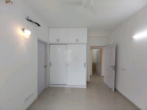 Room in 3 BHK Apartment at Emaar MGF Emerald Hills, Sector 65 – for Rent