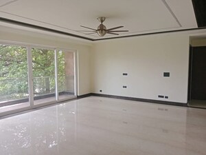 Room in 2 BHK Builder Floor at Sector 7 – for Rent