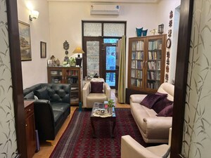 Living Room in 2 BHK Builder Floor at Sector 7 – for Rent