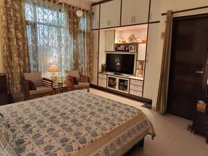 Bedroom in 2 BHK Builder Floor at Sector 7 – for Rent