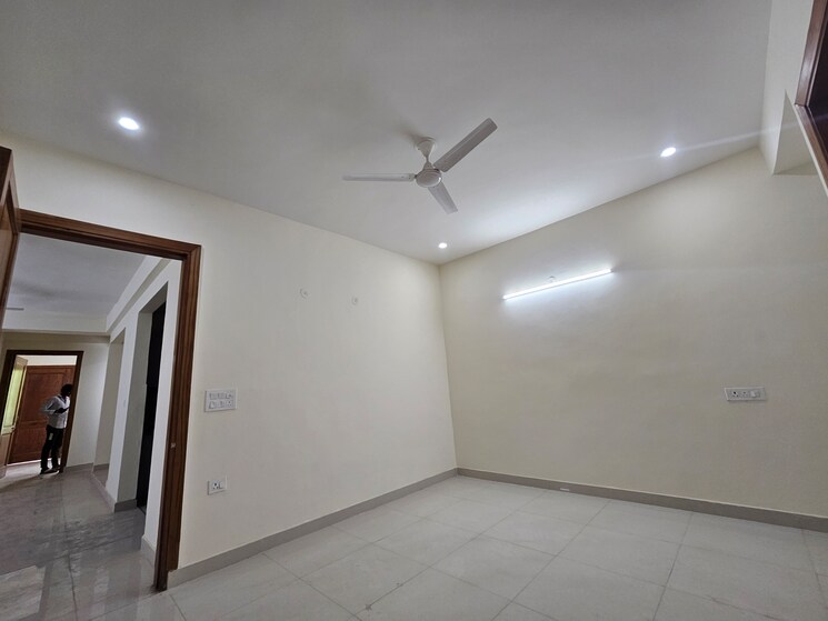 Room, saket 3 Bedroom 1800 Sq.Ft. Builder Floor In Saket Delhi 9484958