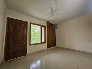 Room in 3 BHK Builder Floor at Saket – for Sale