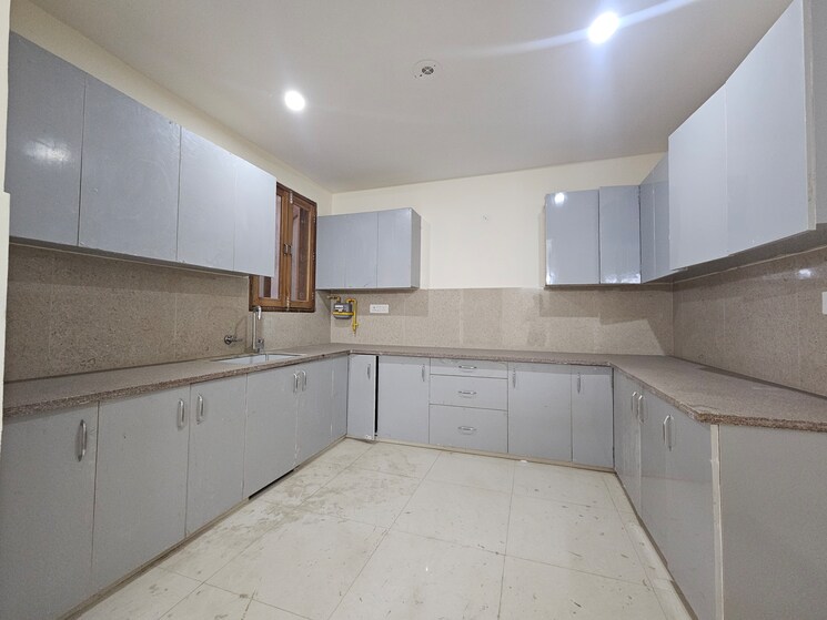 Kitchen, saket 3 Bedroom 1800 Sq.Ft. Builder Floor In Saket Delhi 9484958
