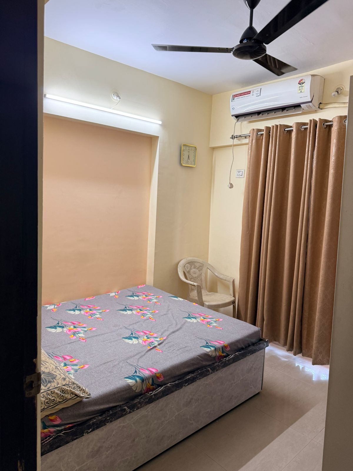 2 BHK + Servant Room Apartment For Rent in Rosa Gardenia