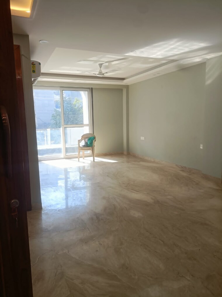 Room, sector 28 3 Bedroom 3000 Sq.Ft. Builder Floor In Sector 28 Gurgaon 9484970