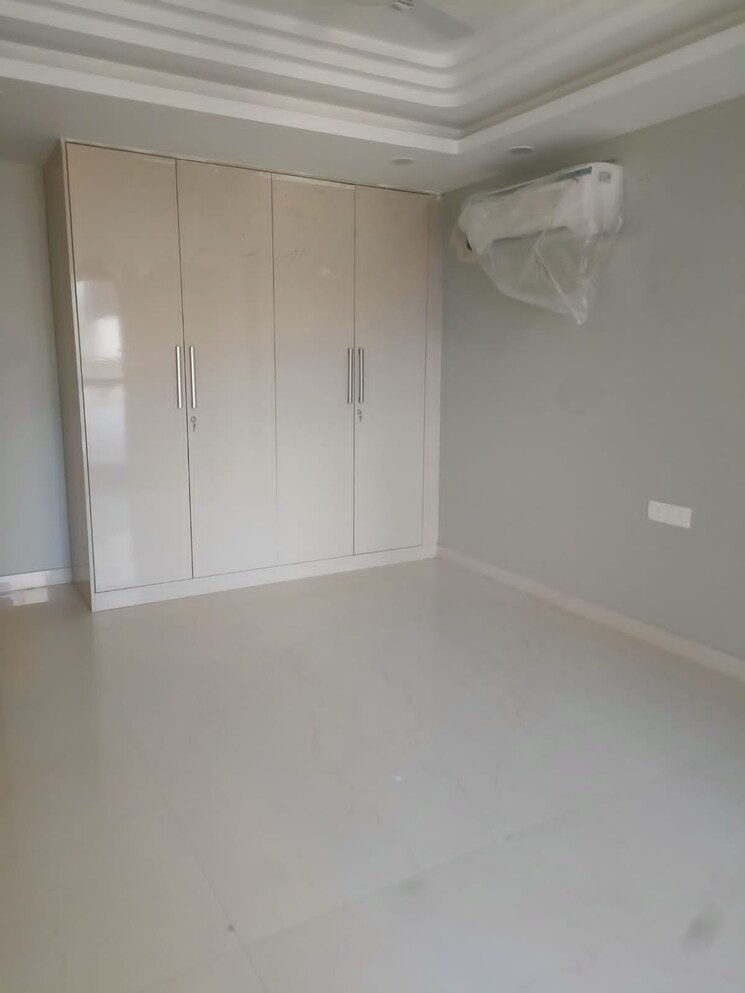 Room, sector 28 3 Bedroom 3000 Sq.Ft. Builder Floor In Sector 28 Gurgaon 9484970