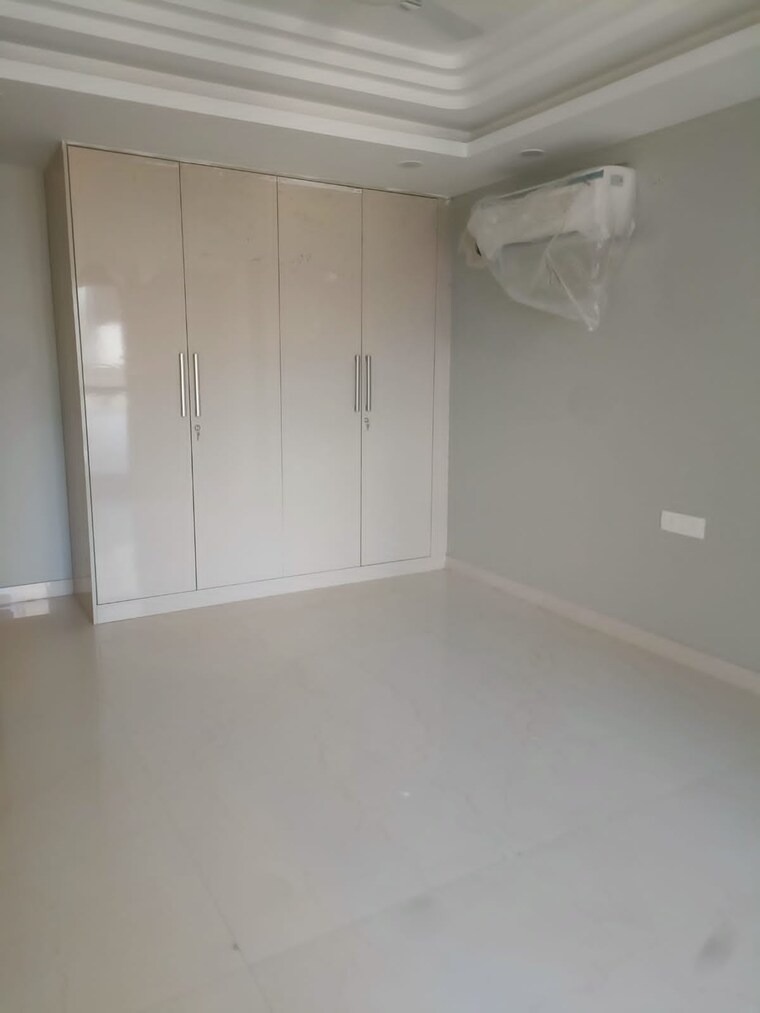 Room, sector 28 3 Bedroom 3000 Sq.Ft. Builder Floor In Sector 28 Gurgaon 9484970