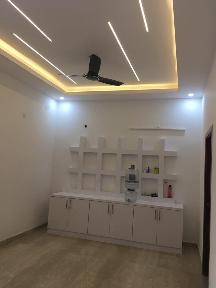 Bathroom, prestige-tech-vista 5 Bedroom 5000 Sq.Ft. Villa In Kadubeesanahalli Bangalore 9484962