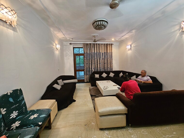 Living Room, saket 3 Bedroom 1500 Sq.Ft. Builder Floor In Saket Delhi 9485013