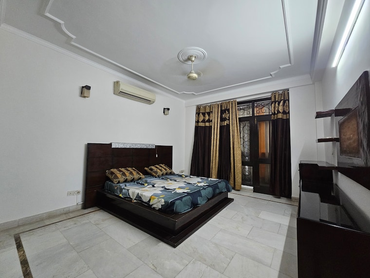 Bedroom, saket 3 Bedroom 1500 Sq.Ft. Builder Floor In Saket Delhi 9485013