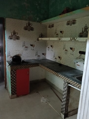 Kitchen in 2 BHK Builder Floor at Gomti Nagar – for Rent