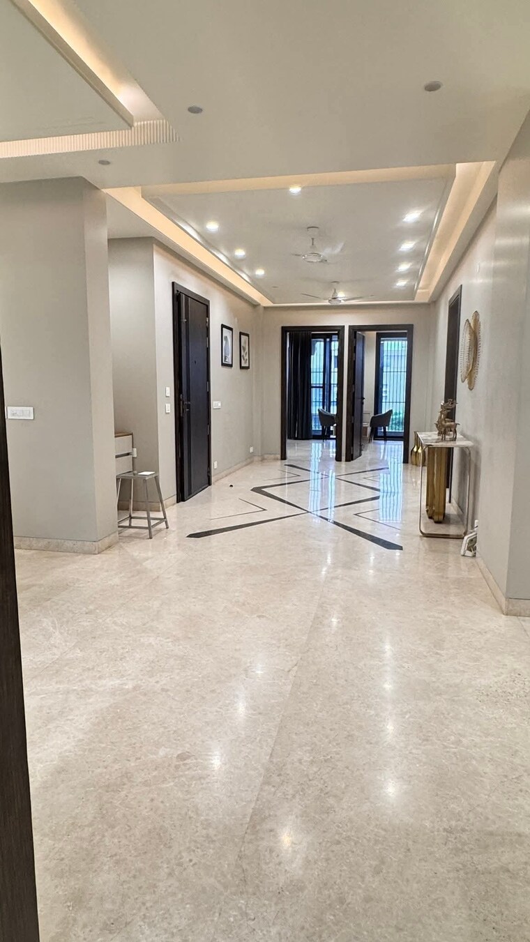 Room, sector 7 3 Bedroom 1652 Sq.Ft. Builder Floor In Sector 7 Gurgaon 9485035