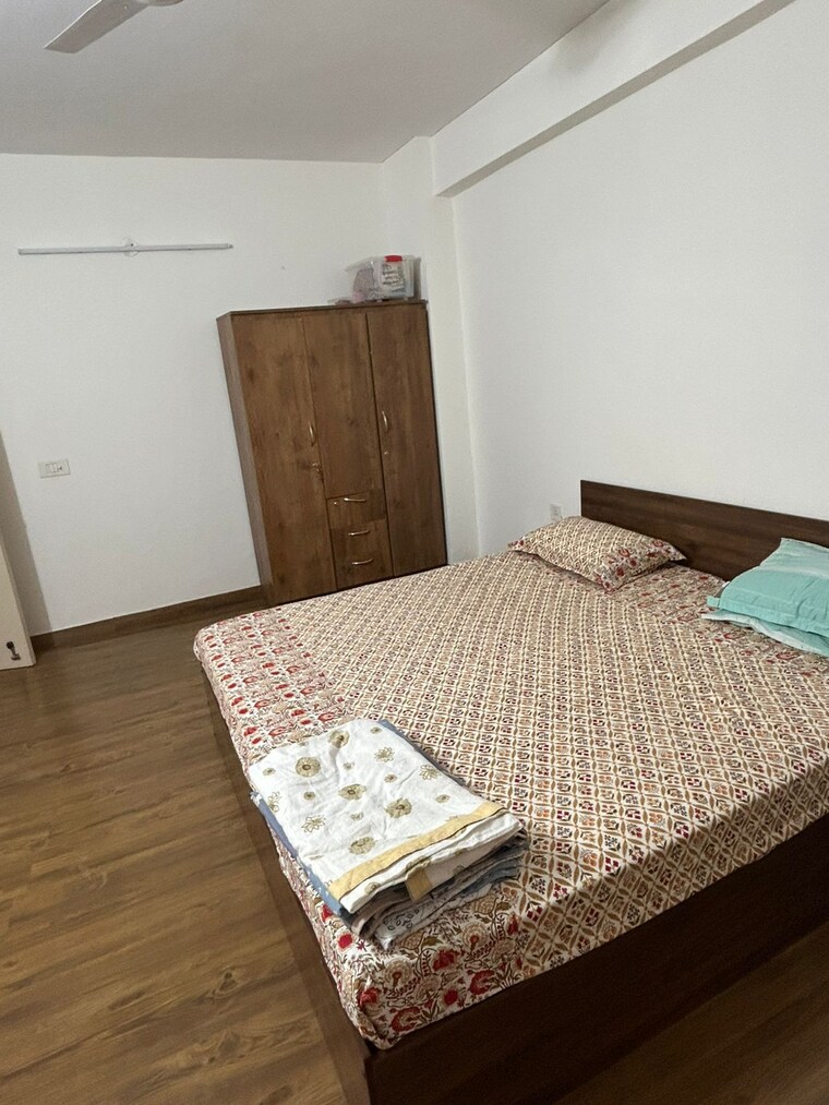 Bedroom, tulip-violet 4 Bedroom 2010 Sq.Ft. Apartment In Sector 69 Gurgaon 9485040