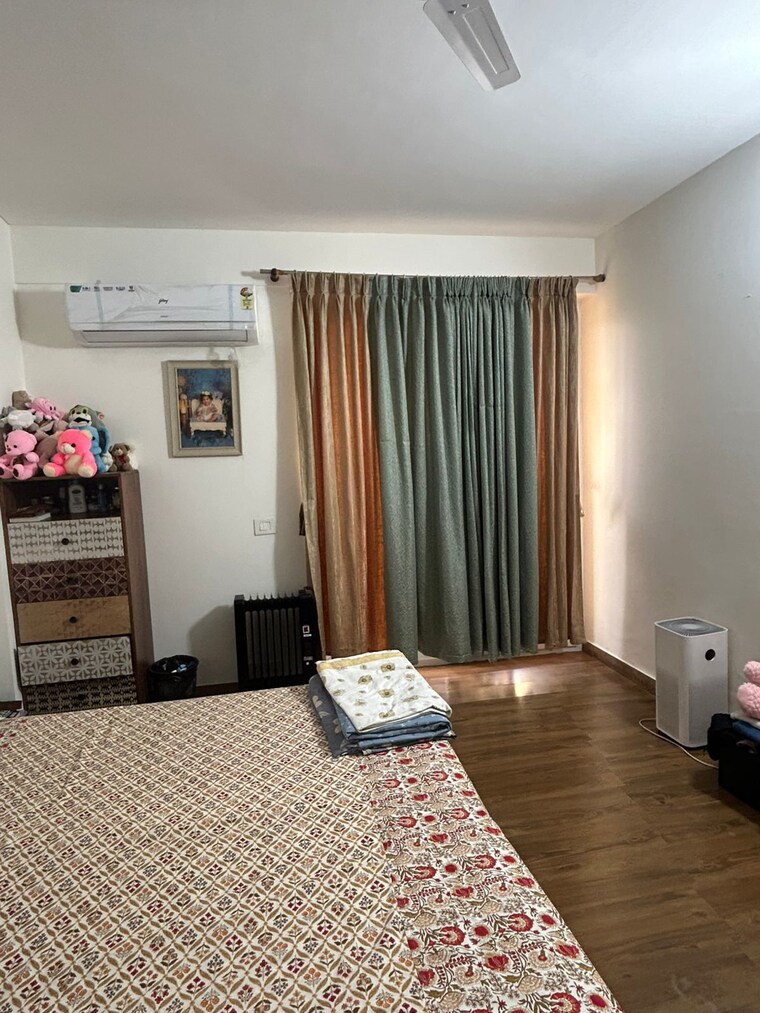 Bedroom, tulip-violet 4 Bedroom 2010 Sq.Ft. Apartment In Sector 69 Gurgaon 9485040