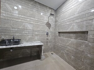 Furnished Amenities in 3 BHK Builder Floor at Saket – for Rent