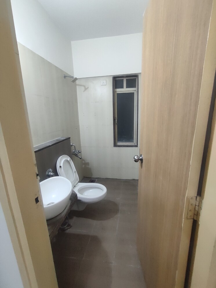 Bathroom, ashish-parkwoods 2 Bedroom 700 Sq.Ft. Apartment In Ghodbunder Road Thane 9485073