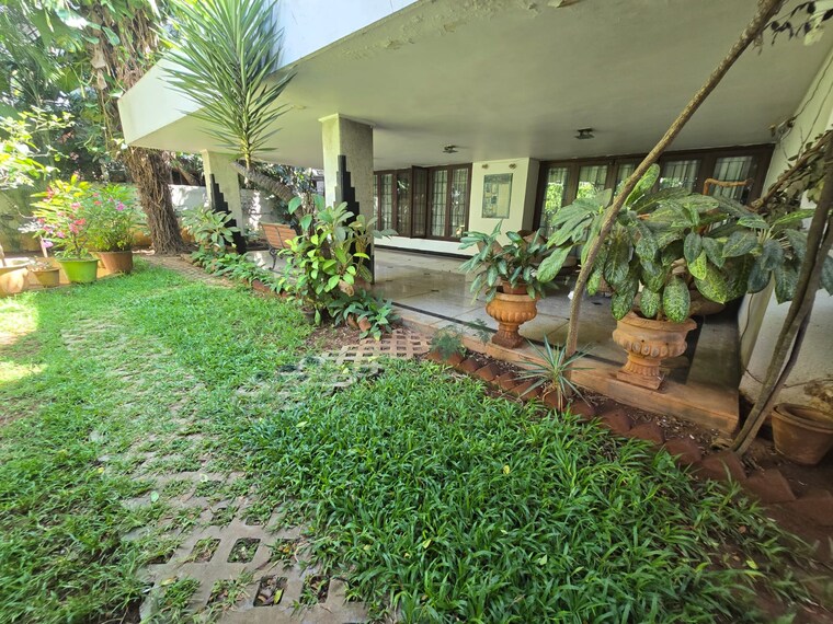 Garden, ashok nagar 4 Bedroom 2500 Sq.Ft. Independent House In Ashok Nagar Bangalore 9485085