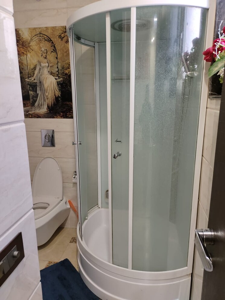 Bathroom, safdarjung enclave 3 Bedroom 2300 Sq.Ft. Builder Floor In Safdarjung Enclave Delhi 9485098