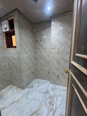 Bathroom in 1.5 BHK Apartment at Palm Residency Chhatarpur, Chattarpur – for Rent