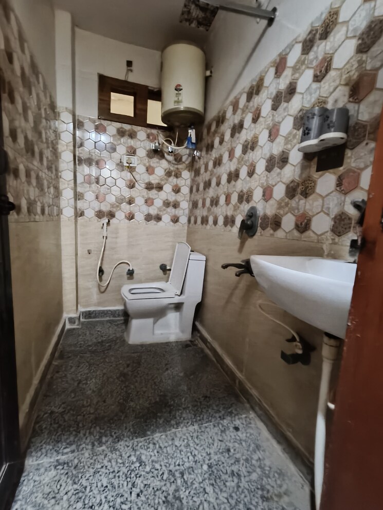 Team Area, vipin garden 2 Bedroom 65 Acre Builder Floor In Vipin Garden Delhi 9485189